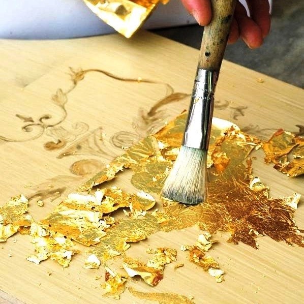اجرای پتینه ورق طلا برجسته کاری انواع رنگ های ساختمانی اکریلیک روغنی نقاشی ساختمان راینی در کرمان