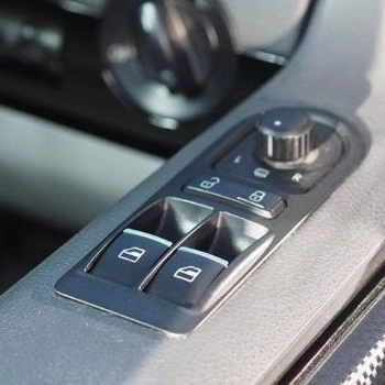 شیشه و آینه خودرو برادران تنها