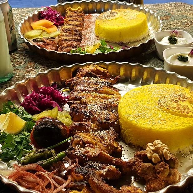 رستوران غذاخوری نمونه ولیعصر در جاده قزوین