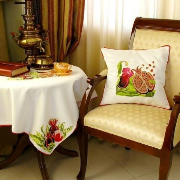 Zarinnegar production, runner table cushion production in Isfahan