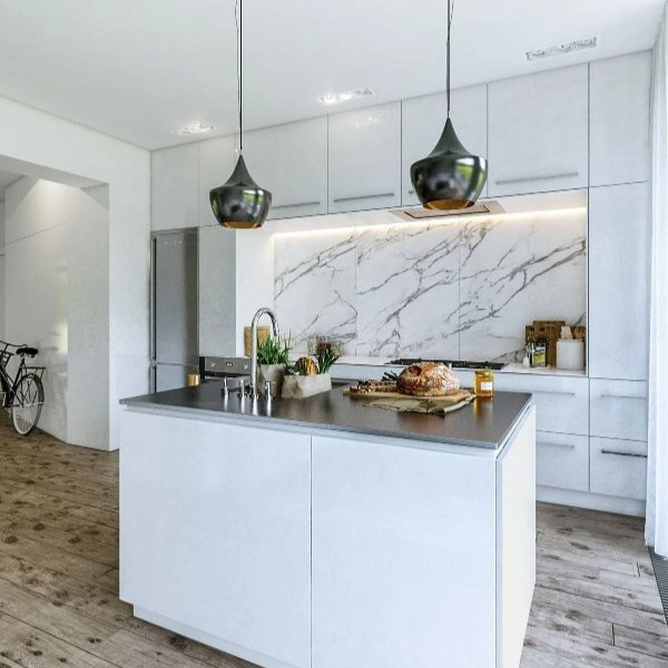 دکوراسیون داخلی علی اکبری، اجرای بین کابینتی ماربل شیت و سرامیک در مشهد