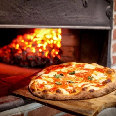 Santagaran Javed, Tahran'da İtalyan ve Amerikan pizza fırınları üretiyor