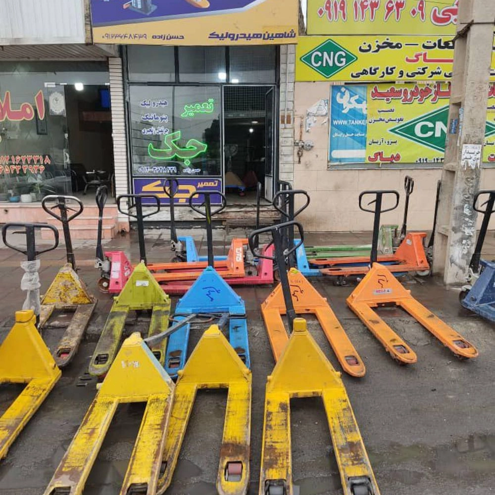 Hydrolic Falcons, Jack'in Mallard Karaj'daki Özel Satış ve Onarım Merkezi