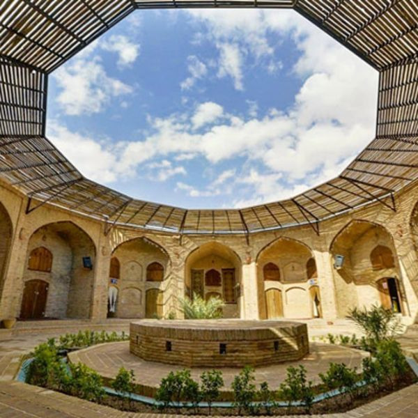 Yezd'deki Zainuddin Kervansarayı